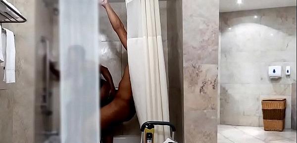  FUCKING EBONY WIFE IN MANSION SHOWER